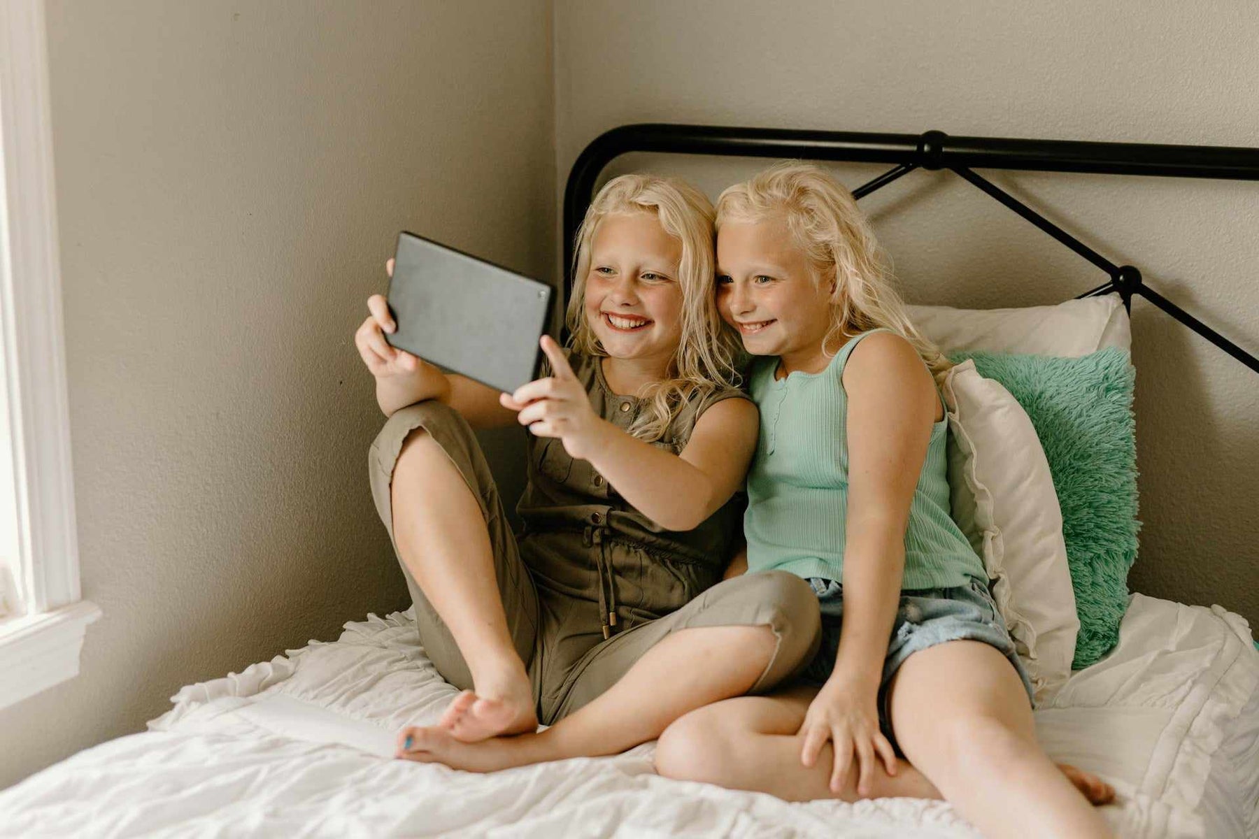 iPad Education and Entertainment for My Child: A Guide to Healthy Usage