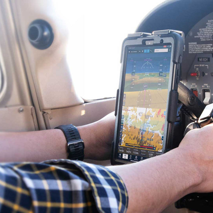 Yoke-Mounted Tablets Supporting General Aviation Cockpit Organization