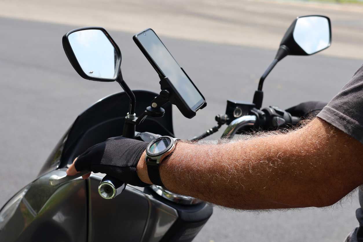 What Are the Best Phone Holders for My Motorcycle? Top Picks and Features to Consider