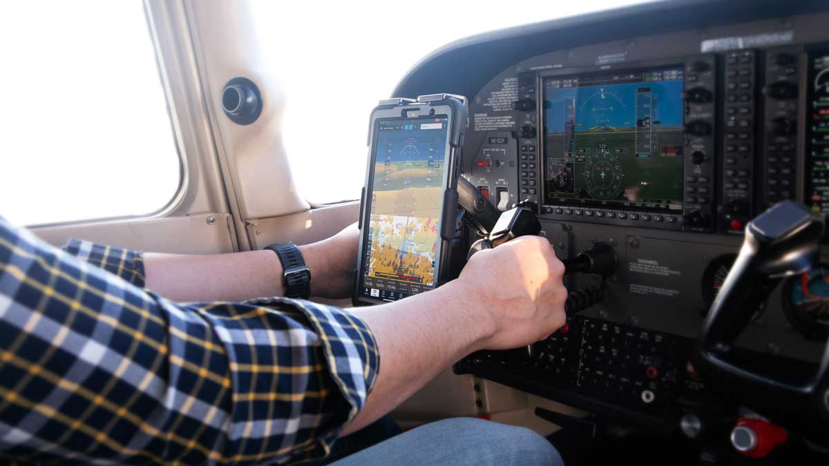 Flying Ipad SkyHold - Device Mounts for Pilots and Aviation Professionals — Arkon ...